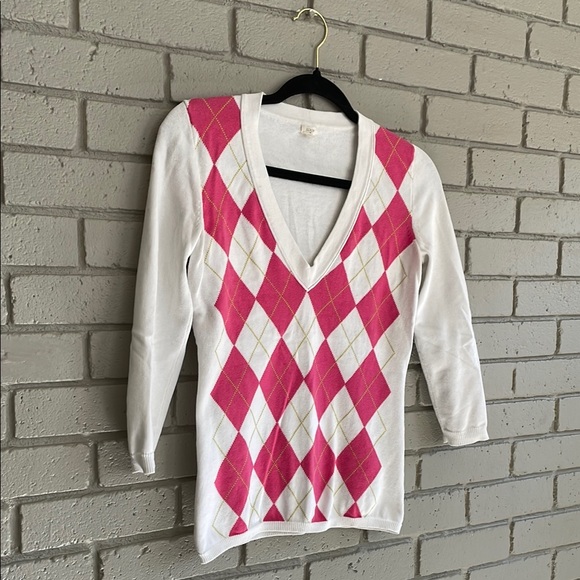 J. Crew V-Neck Sweater in Pink and White Argyle - Picture 5 of 12